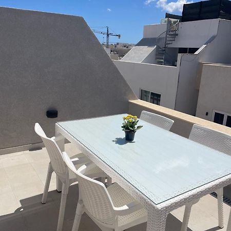 Three Bedroom Penthouse San Ġwann Dış mekan fotoğraf