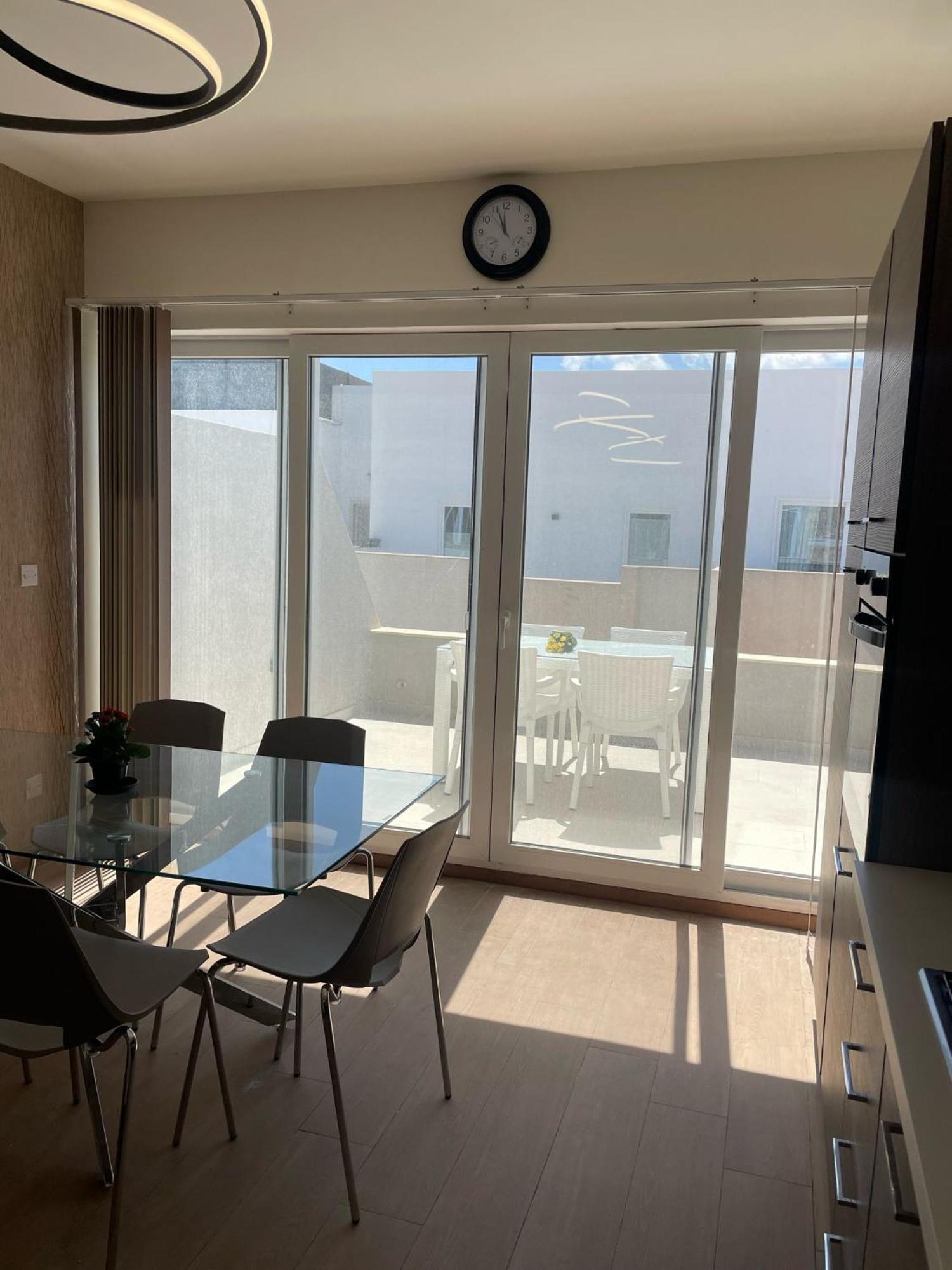 Three Bedroom Penthouse San Ġwann Dış mekan fotoğraf