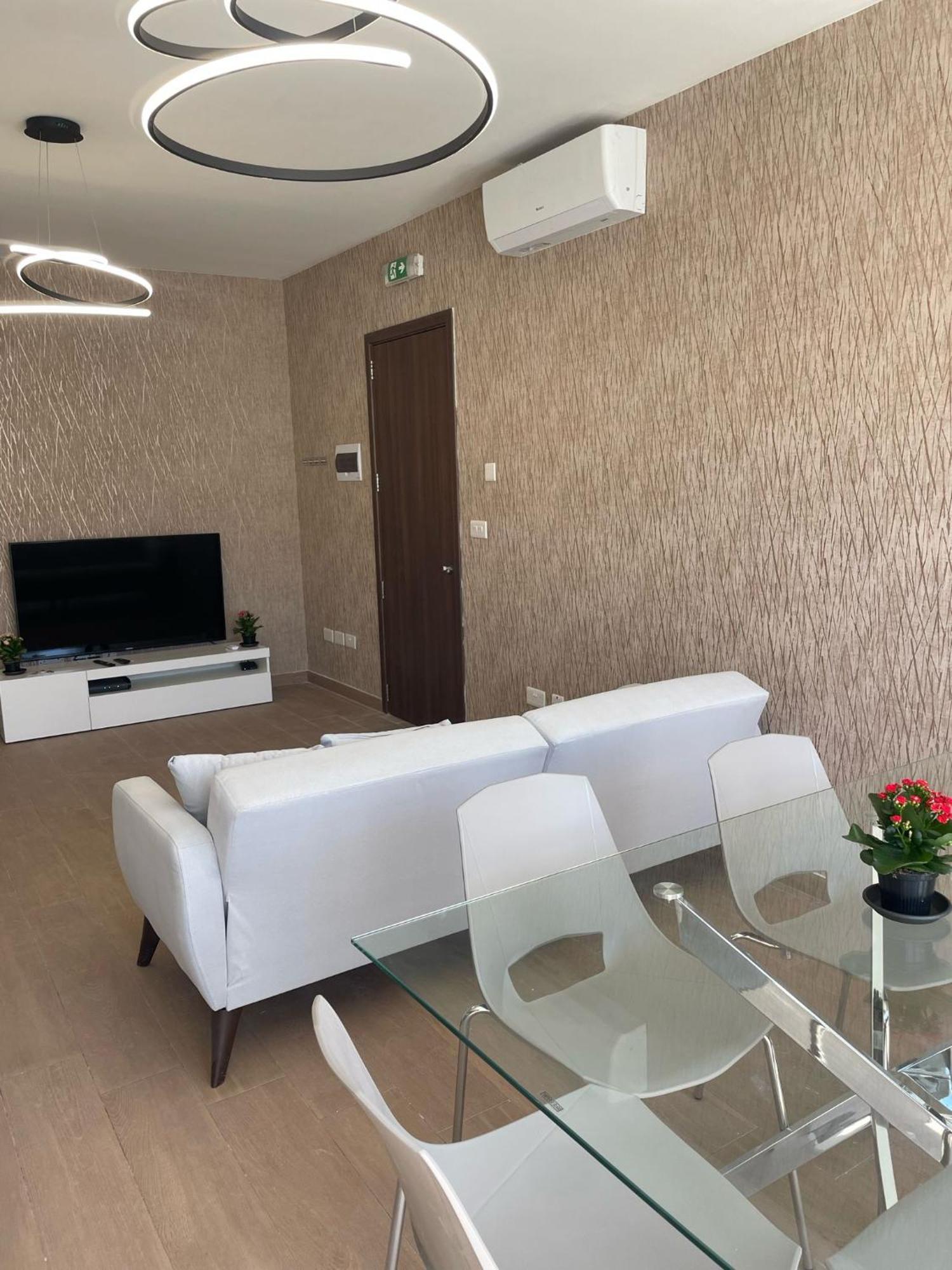 Three Bedroom Penthouse San Ġwann Dış mekan fotoğraf